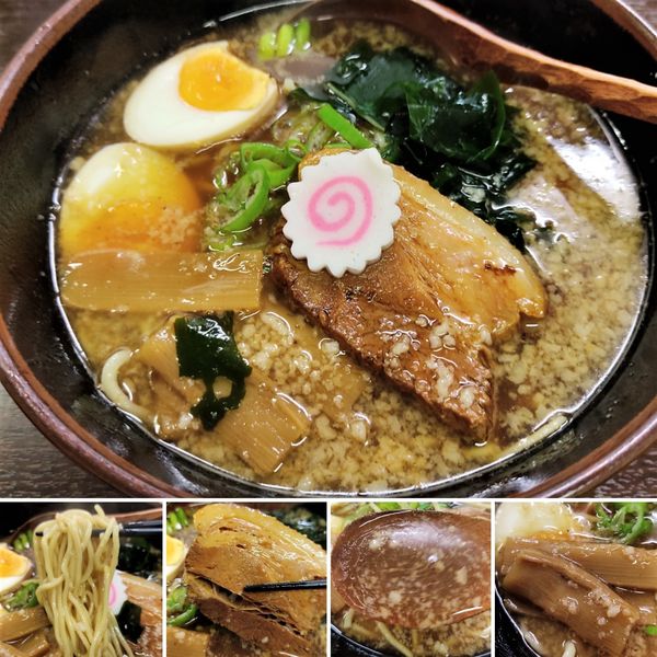 「豚骨醤油ラーメン　700円」@ラーメン 青山の写真