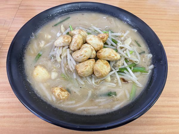 「ベトコンラーメン 白湯(豚骨)980+ニンニク大盛り350円」@香蘭の写真