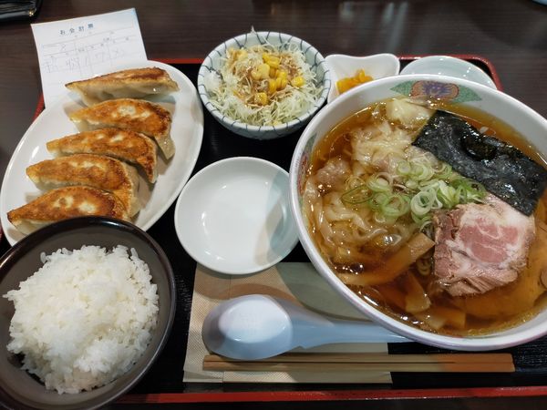 「ワンタン麺　餃子セット」@麺屋 直の写真