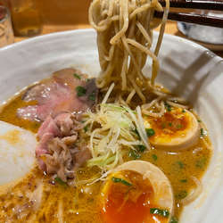 オマール海老味噌味玉らーめん 980円