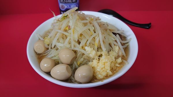 「小半分、うずら」@ラーメン二郎 茨城守谷店の写真