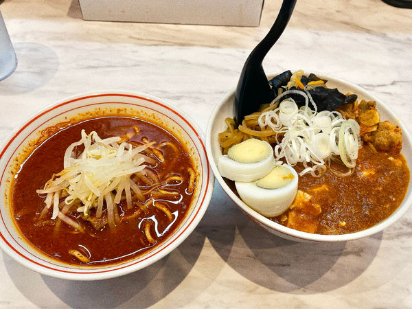 「北極半ラーメン＋半蒙古丼」@蒙古タンメン中本 熊谷店の写真