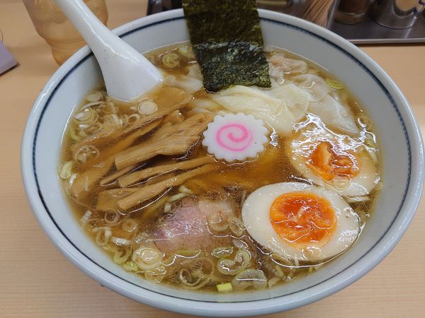 「わんたんめん煮玉子入り」@いつみ屋の写真