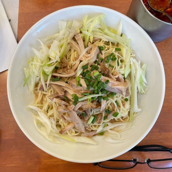「叉焼、葱入り冷やし和え麺　 涼拌麺（夏限定.バンメン）」@萬来亭の写真