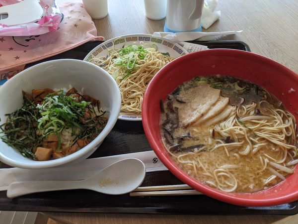 「赤まるとんこつ円+まぶしご飯250円+替玉150円」@RAMEN EXPRESS博多一風堂 ららぽーと名古屋みなとアクルス店の写真