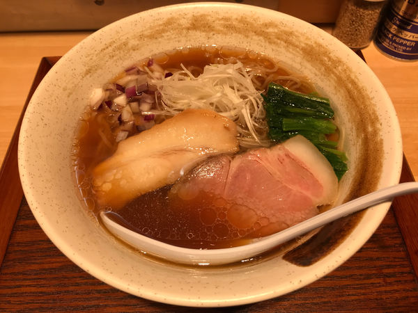 「醤油らぁ麺　880円」@貝出汁らぁ麺 みぎわの写真