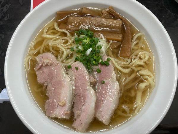 「青竹手打ち佐野ラーメン¥650+キリンラガービール中瓶¥590」@青竹手打ち佐野らーめん 晴れる屋の写真