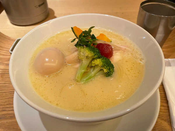 「鶏白湯Soba ＋味玉」@銀座 篝 ルクア大阪店の写真