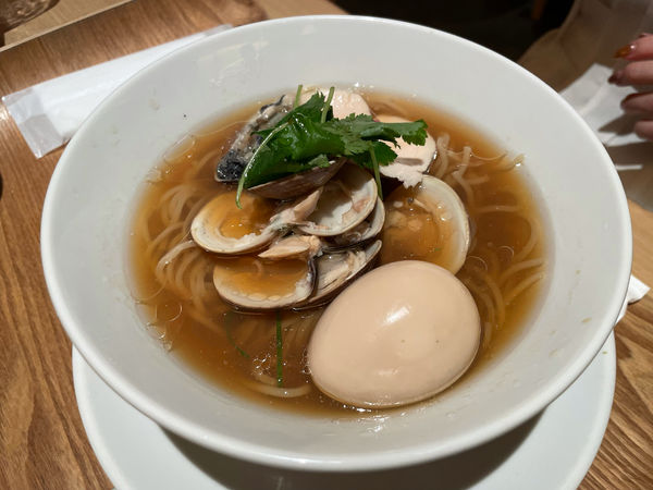 「蛤と牡蠣 醤油Soba ＋味玉」@銀座 篝 ルクア大阪店の写真
