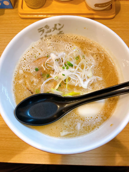「魚介豚骨ラーメン」@ラーメン海鳴 博多デイトス店の写真