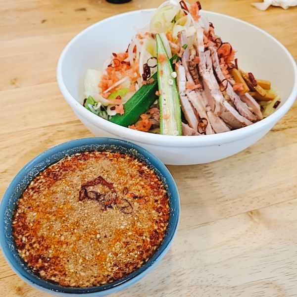 「【期間限定】冷やし辛つけそば（辛め）」@中華そば専門 とんちぼの写真