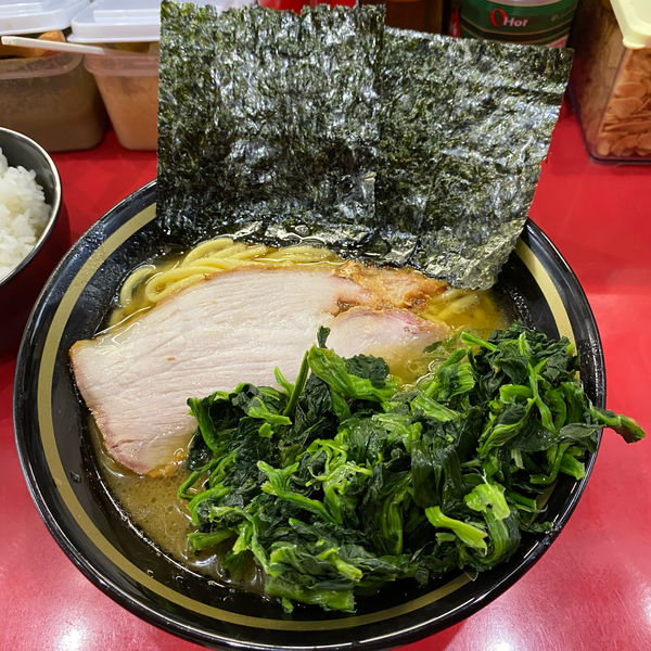 「ラーメン　ほうれん草増し」@横浜家系ラーメン 宗八 柏本店の写真