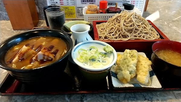 「もりそば（ミニカレー丼セット）１，０９０円」@蕎麦処おんがえしの写真