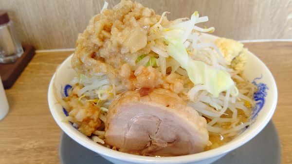 「ラーメントッピング全部(野菜半W）」@ジャンクガレッジ 越生店の写真