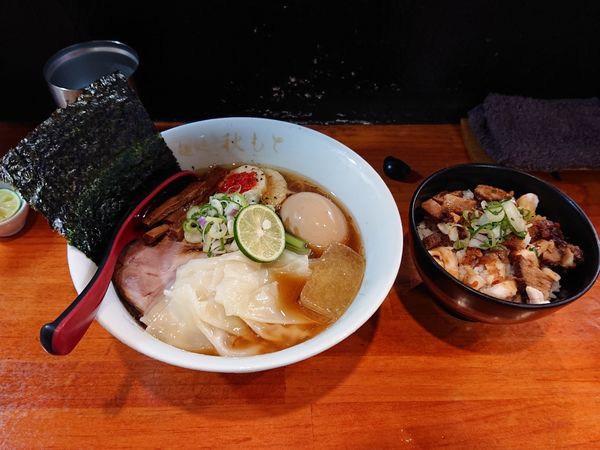 「鶏節と鰹と酢橘の冷やし醤油 肉ごはん」@麺処 秋もとの写真