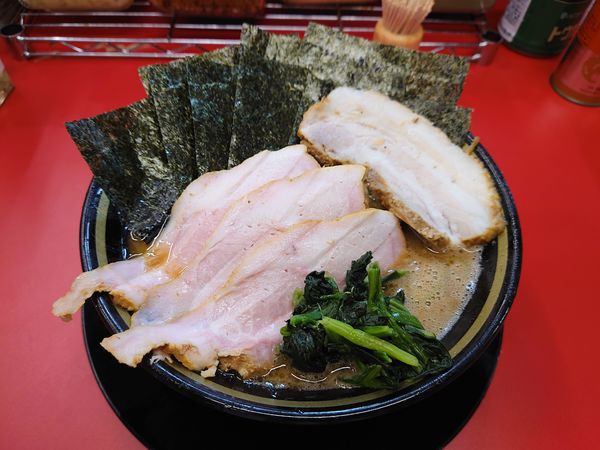 「チャーシュー麺¥850＋トピ」@IEKEI_TOKYO 王道家直系の写真