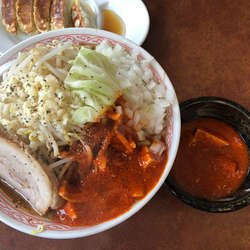 ラーメン大盛り、野菜増し、玉葱、鬼の宴×2