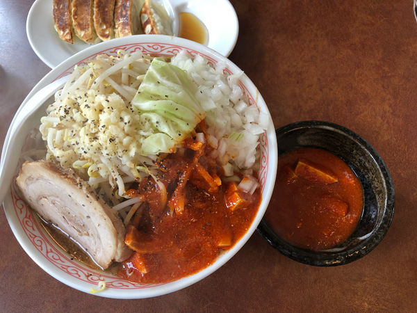 「ラーメン大盛り、野菜増し、玉葱、鬼の宴×2」@ニンニクらーめん 碧の豚二郎の写真