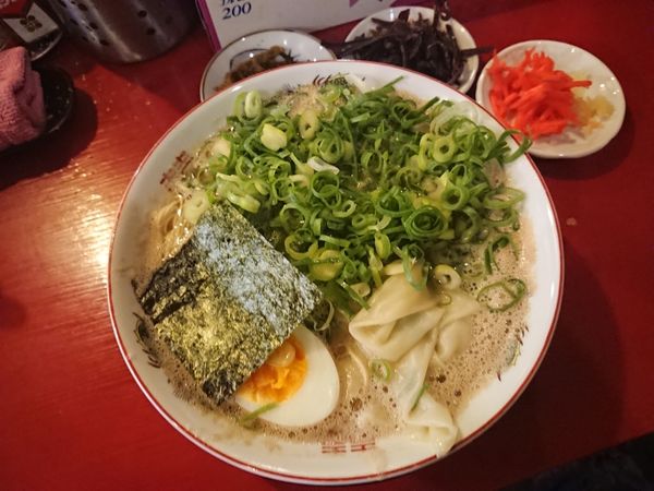 「らーめん ＋ ねぎダブル＋ 追いトゥル」@中洲屋台 長浜ラーメン 初代 健太の写真