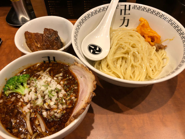「スパイスつけ麺+肉切れっぱし」@スパイス・ラー麺 卍力 秋葉原店の写真