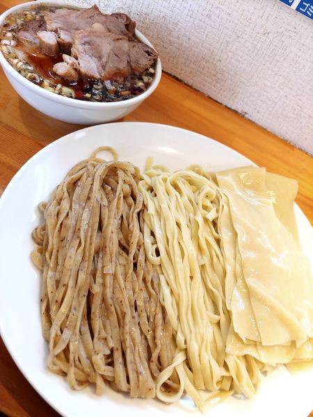 「焙煎小麦2色つけ麺・凄平麺W増し」@らぁめん りきどうの写真