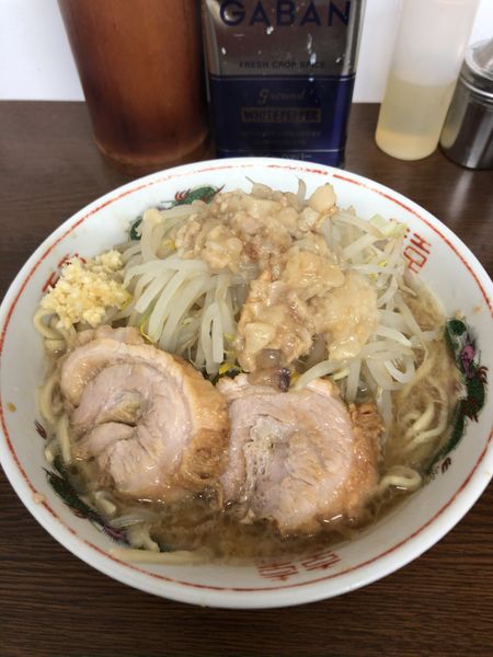 「ラーメン　小豚2枚　780円　※麺やや少なめ」@ラーメン二郎 横浜関内店の写真