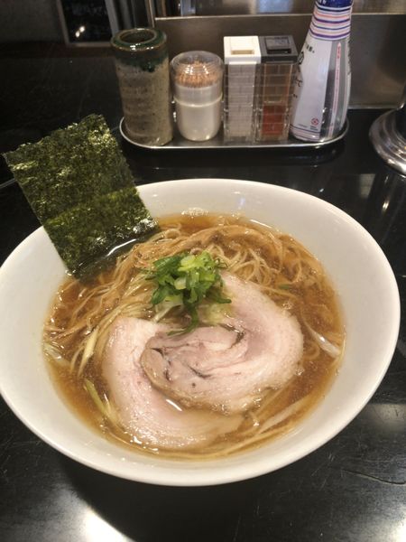 「アゴ醤油らーめん　750円」@鶏鬼 ～TRICKY～の写真