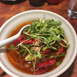 唐辛麺（醤油）　850円