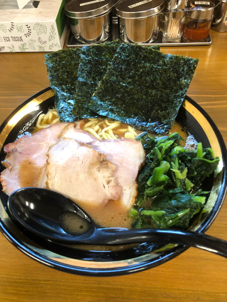 「チャーシュー麺、硬め濃いめ」@ラーメンとむのの写真