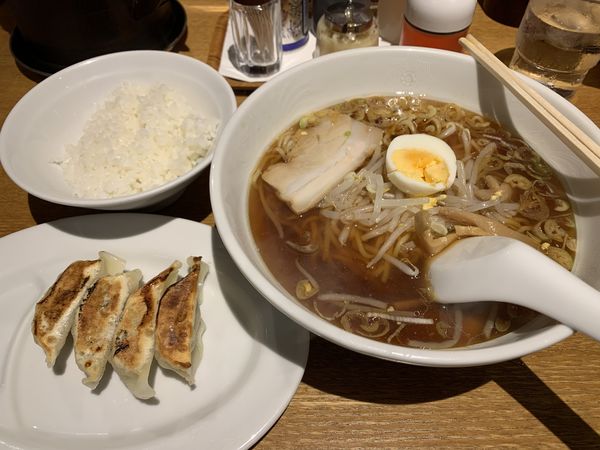 「ラーメン餃子ライスセット 780円」@ラーメン餃子館 小次郎 池袋店の写真