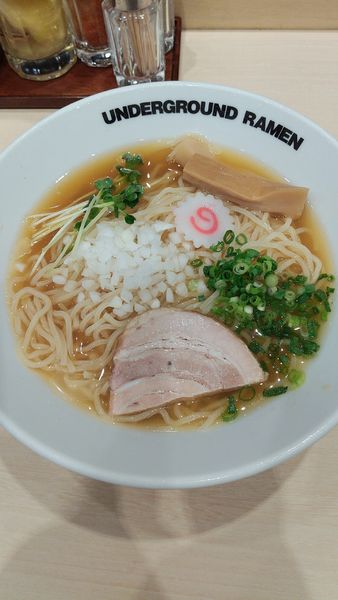 「冷し煮干ラーメン」@UNDERGROUND RAMEN 頑者 コクーンシティさいたま新都心店の写真