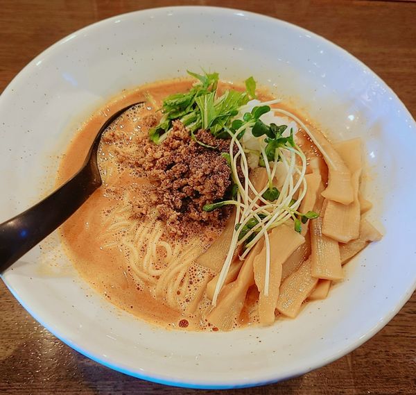 「Wスープの濃厚担々麺【期間·数量限定】」@ラーメン翼の写真