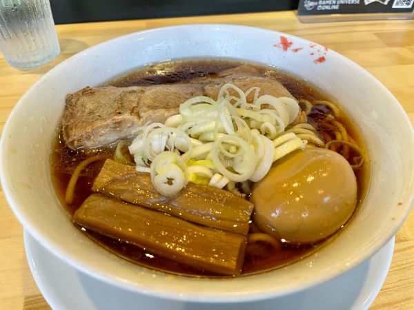 「らーめん原点＋煮玉子」@人類みな麺類の写真