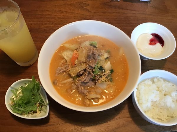 「汁そばセット(柔らか牛カルビのコク旨味噌ラーメン)1000円」@ChineseBar＆Restaurant 漸の写真