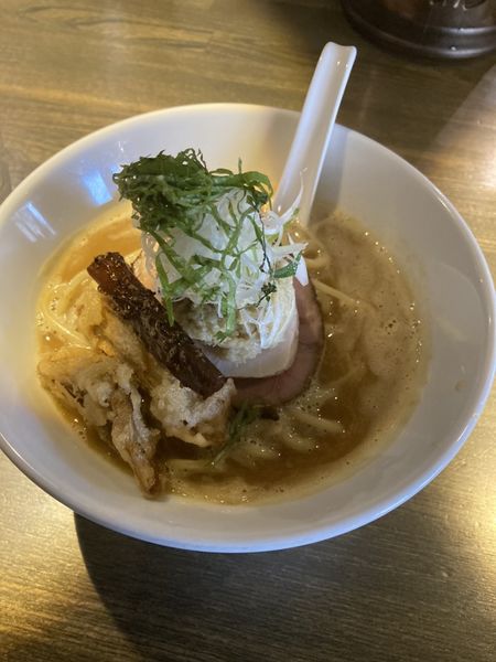 「帆立鶏白湯・醤油（９００円）」@雨は、やさしく No.2の写真