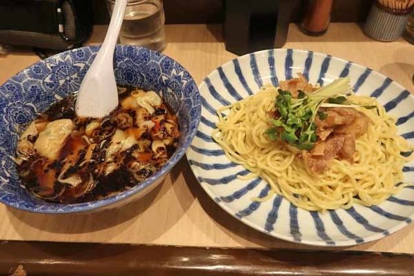 「つけ麺　650円にワンタントッピング　100円X2」@肉厚わんたん麺と手作り焼売 ら麺亭 浅草支店の写真
