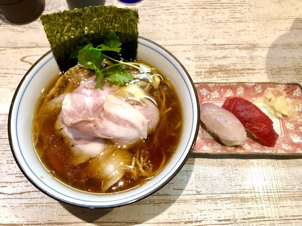 「四つ葉そば＋本日のにぎり」@中華そば 四つ葉の写真