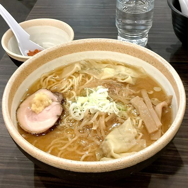 「味噌(大盛)＋ワンタン＋辛味噌(別皿)」@らーめん 福籠の写真