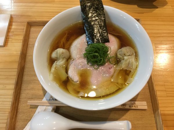 「わんたん入り醤油らぁ麺」@飯田商店 湯河原本店の写真