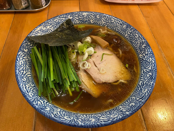 「吉田のにらそば（はるゆたか中太麺）1,040円」@らーめん森や。の写真