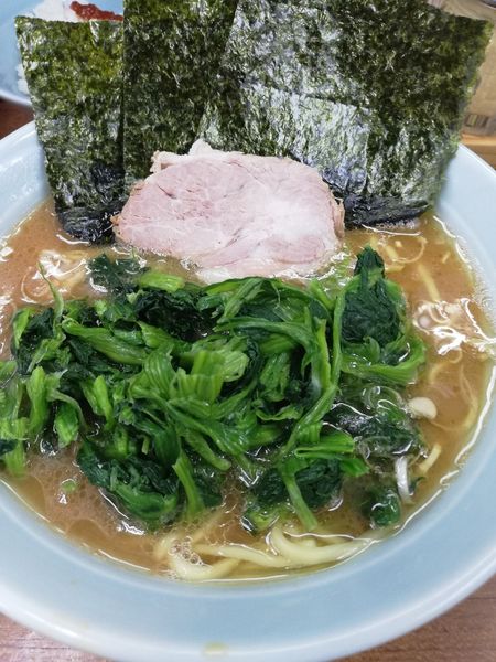 「ラーメン ほうれん草」@横浜ラーメン 武蔵家 北千住店の写真