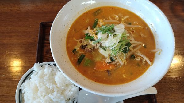 「スタミナみそらーめん、半ライス」@中華料理 ふじの写真