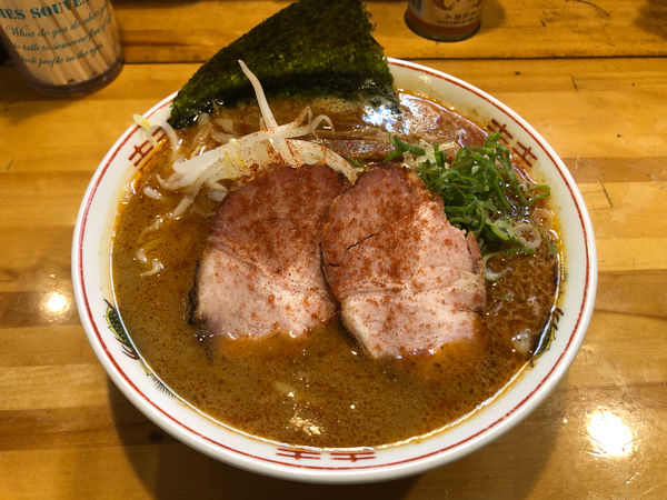 「辛いらぁめん」@なるめんの写真