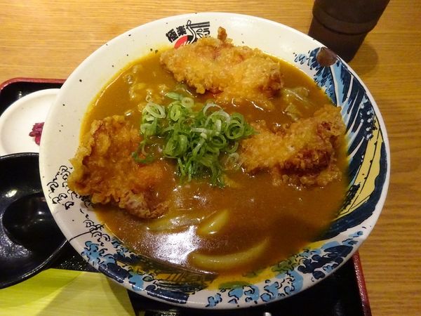 「鶏天カレーうどん」@極楽うどん TKU ルクア大阪店の写真