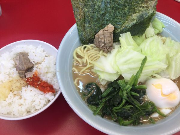 「朝ラーメン＋キャベツ(¥500+クーポン)」@ラーメン堀田家の写真