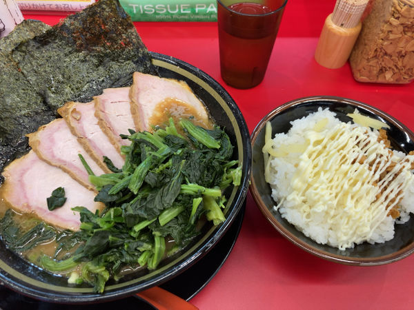 「チャーシュー麺(5枚) + 青菜 + ご飯」@IEKEI_TOKYO 王道家直系の写真