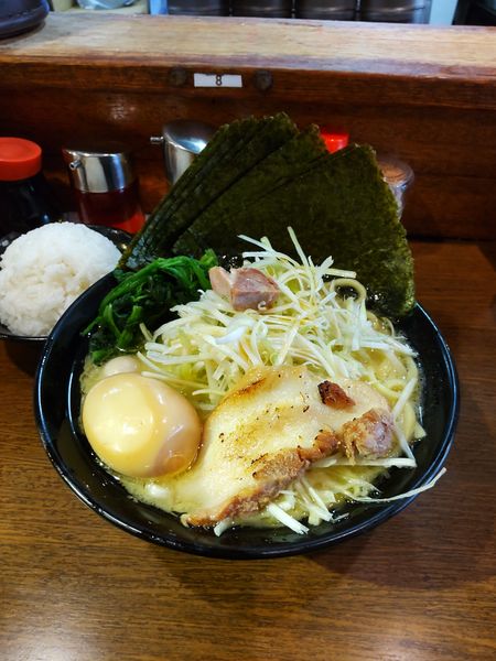 「ネギ塩ラーメン　のり＋味玉」@濃厚豚骨ラーメン 濱虎家の写真