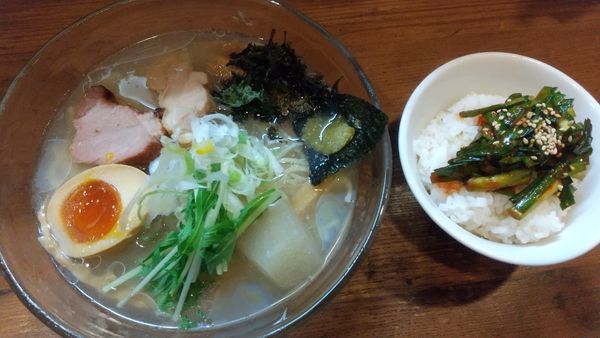 「ゆず香る冷やし白醤油らーめん（卵1/2入り）1050円」@麺処 びぎ屋の写真