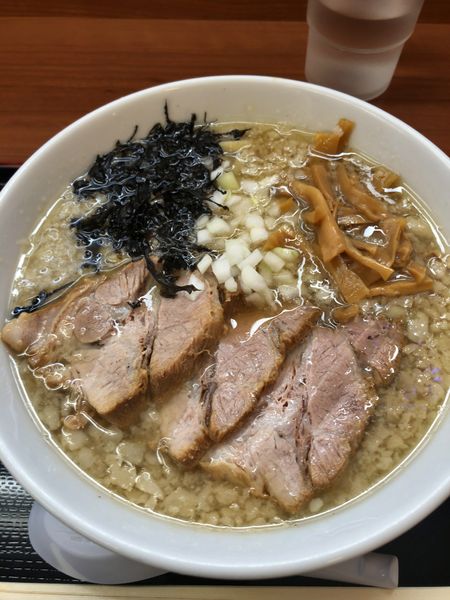 「背脂煮干ラーメン　750円」@肉煮干中華そば 鈴木ラーメン店の写真
