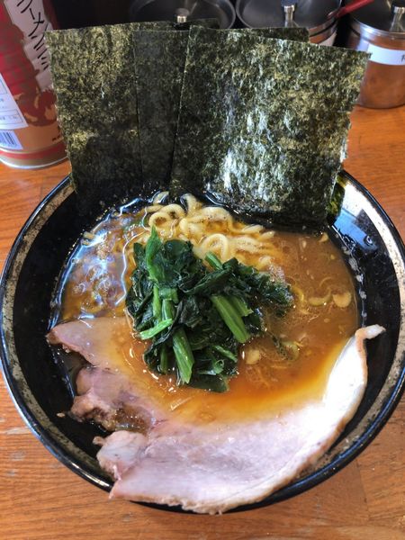 「ラーメン　700円 　味薄め　油多め」@末廣家の写真